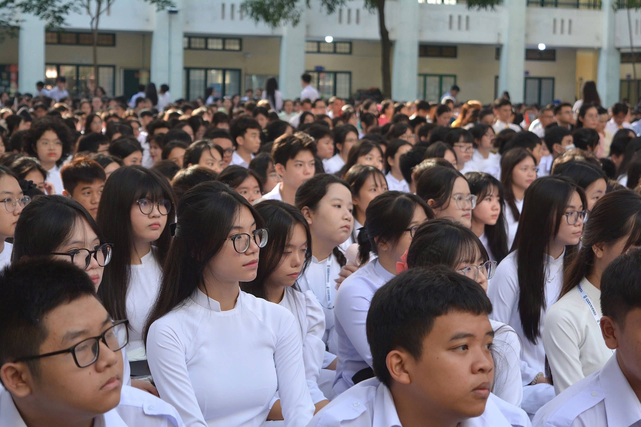 Trường THPT Bình Hưng Hoà (TP. Hồ Chí Minh): Đón nhận Huân chương Lao động hạng Ba do Chủ tịch nước trao tặng