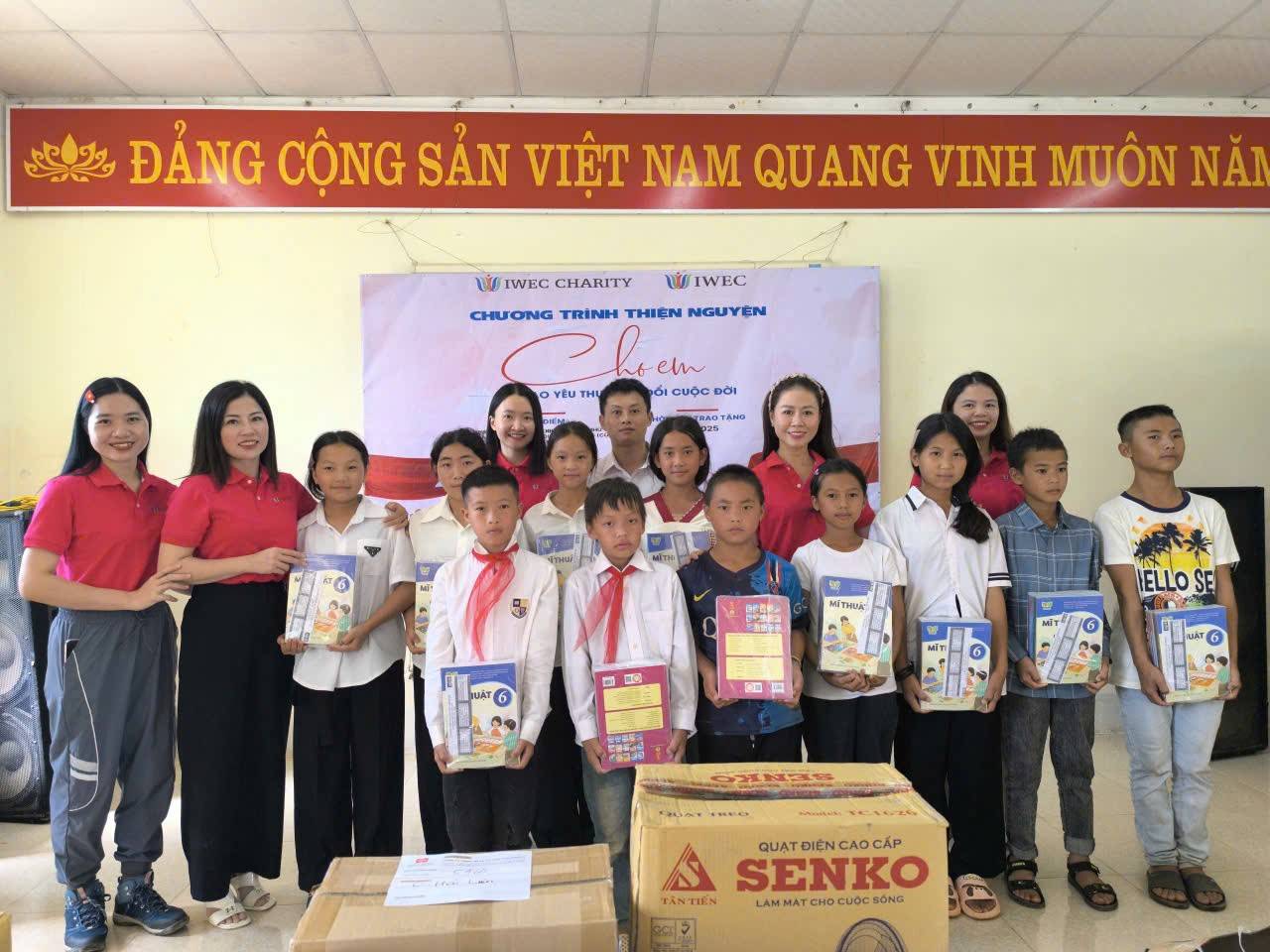 Chương trình “Thư viện cho em”: Chung tay vì cơ hội học tập công bằng cho trẻ em vùng cao Chương trình “Thư viện cho em”: Chung tay vì cơ hội học tập công bằng cho trẻ em vùng cao