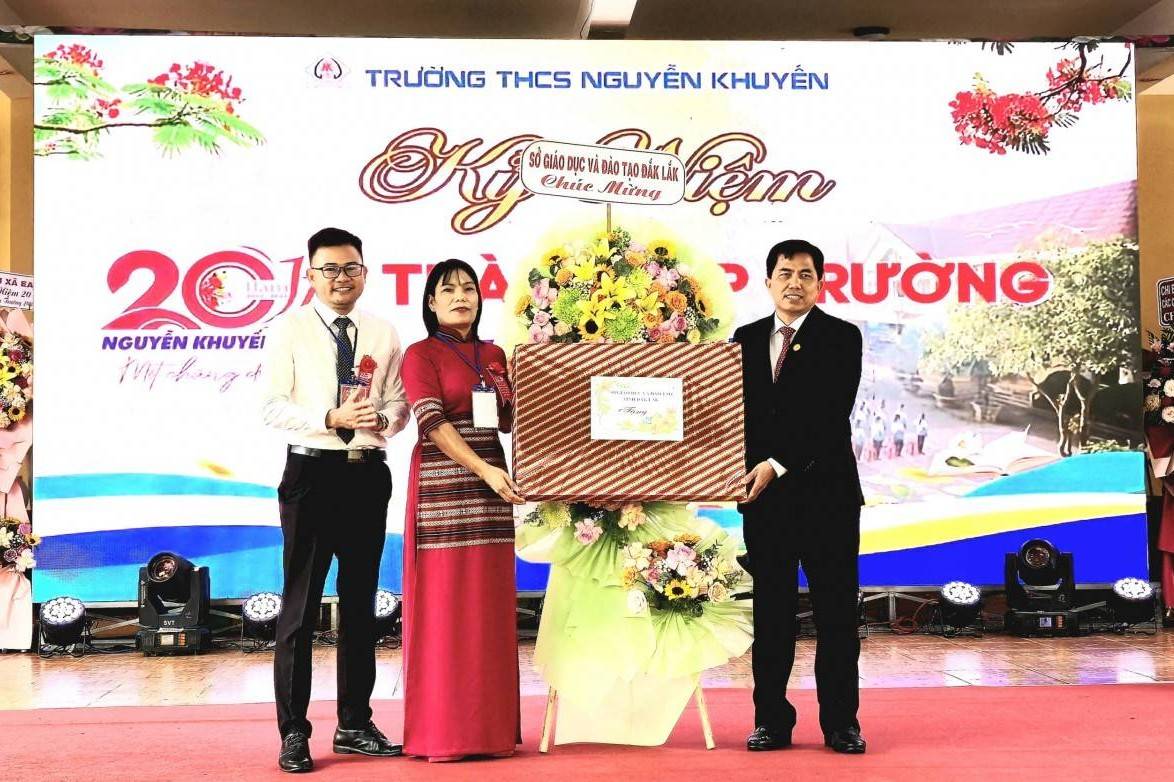 Đắk Lắk: Trường THCS Nguyễn Khuyến, xã Ea Kar  phấn đấu giữ vững danh hiệu “lá cờ đầu” của ngành giáo dục Đắk Lắk