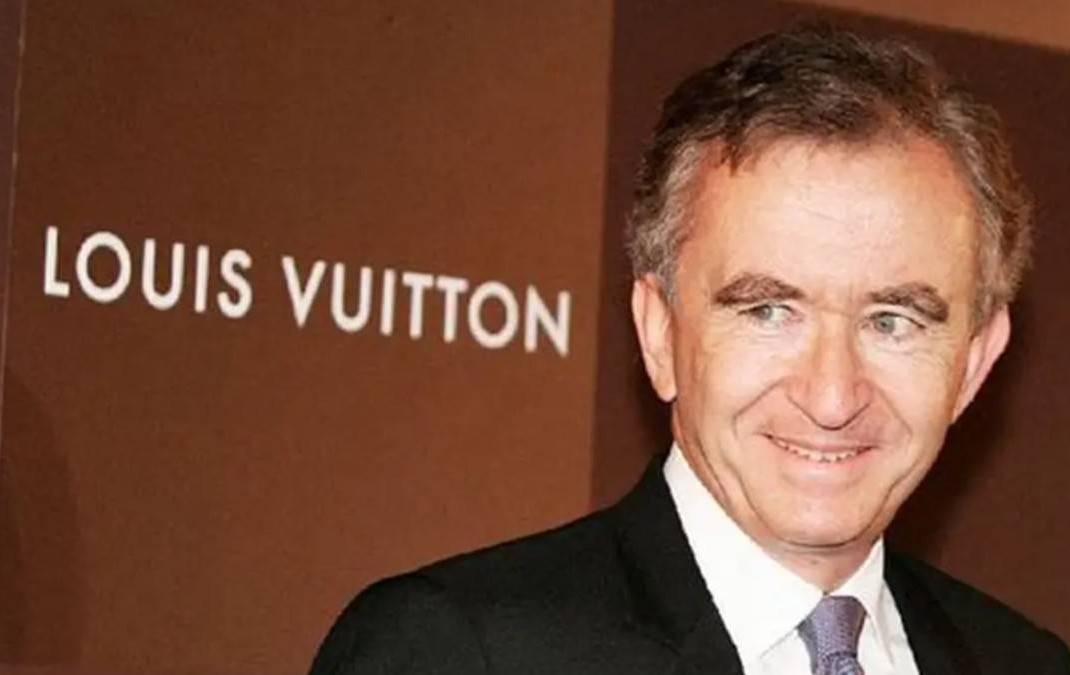 Bí quyết bán hàng đỉnh cao của ông vua hàng hiệu Bernard Arnault khiến cả thế giới chi tiền