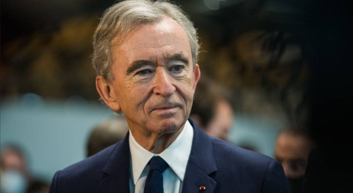 Bí quyết bán hàng đỉnh cao của ông vua hàng hiệu Bernard Arnault khiến cả thế giới chi tiền