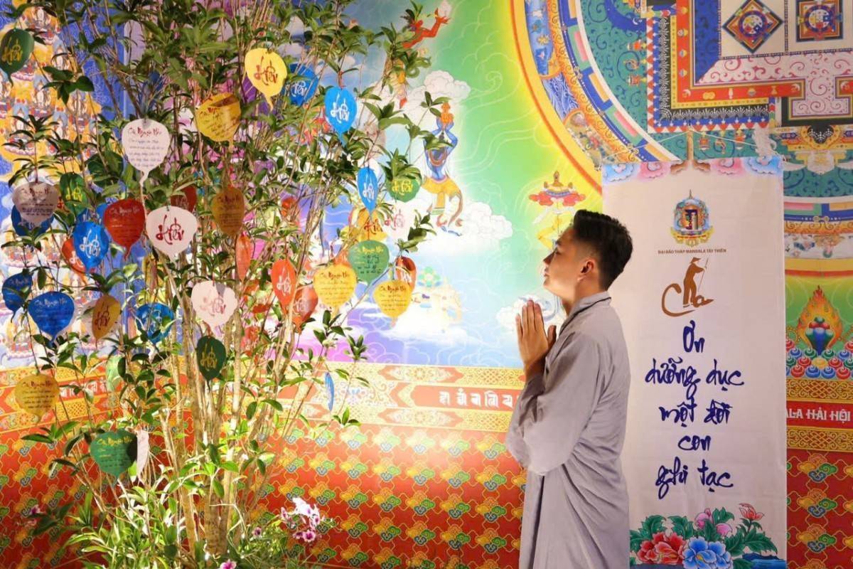‘Cây Hứa nguyện hiếu thuận’ trong mùa Vu lan ở Bảo tháp Mandala Tây Thiên