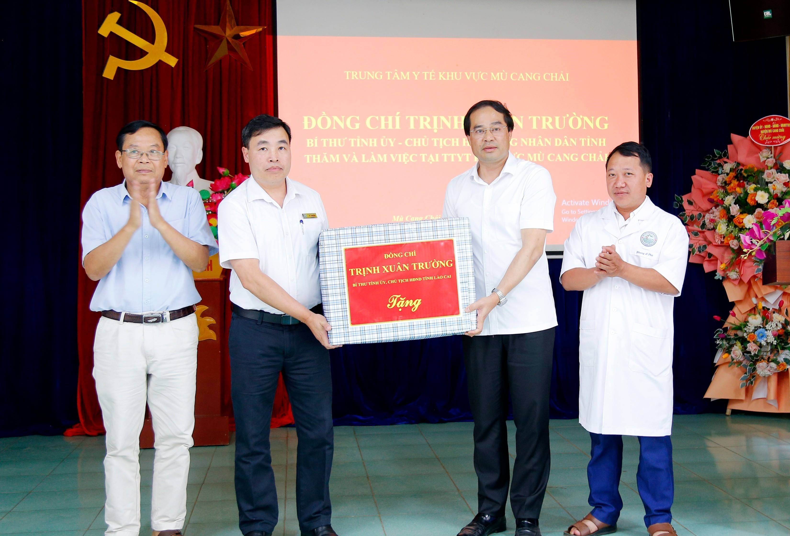 Bí thư Tỉnh ủy Lào Cai kiểm tra tiến độ dự án, y tế và giáo dục tại Mù Cang Chải