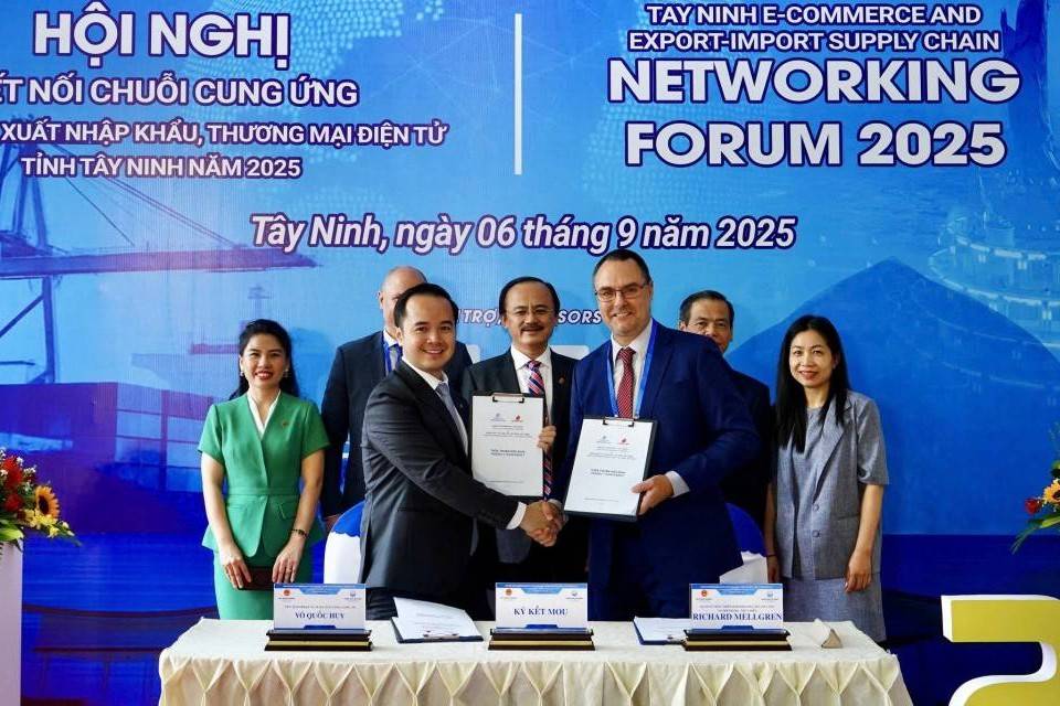 Tây Ninh: Cảng Quốc tế Long An ký kết thỏa thuận hữu nghị với Cảng Portland và Cảng Gothenburg