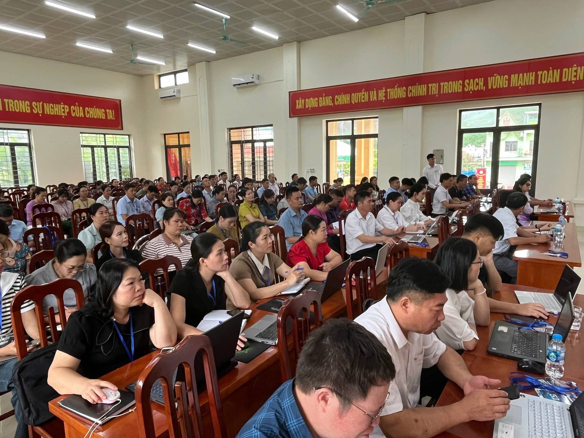 Hoành Mô (Quảng Ninh) bứt phá với trí tuệ nhân tạo – Bước tiến từ một xã biên giới Hoành Mô (Quảng Ninh) bứt phá với trí tuệ nhân tạo – Bước tiến từ một xã biên giới