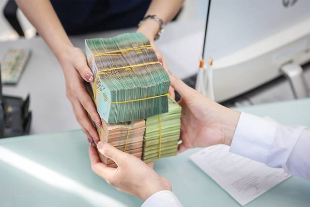 Lãi suất ngân hàng ngày 8/9/2025: Nhiều ngân hàng vượt mốc 6%