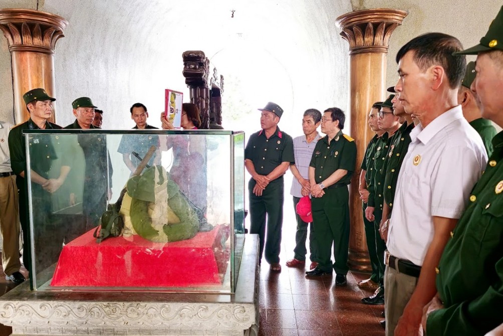 “Mưa đỏ” lan tỏa sức mạnh tri ân, đưa dòng người tìm về Thành Cổ Quảng Trị