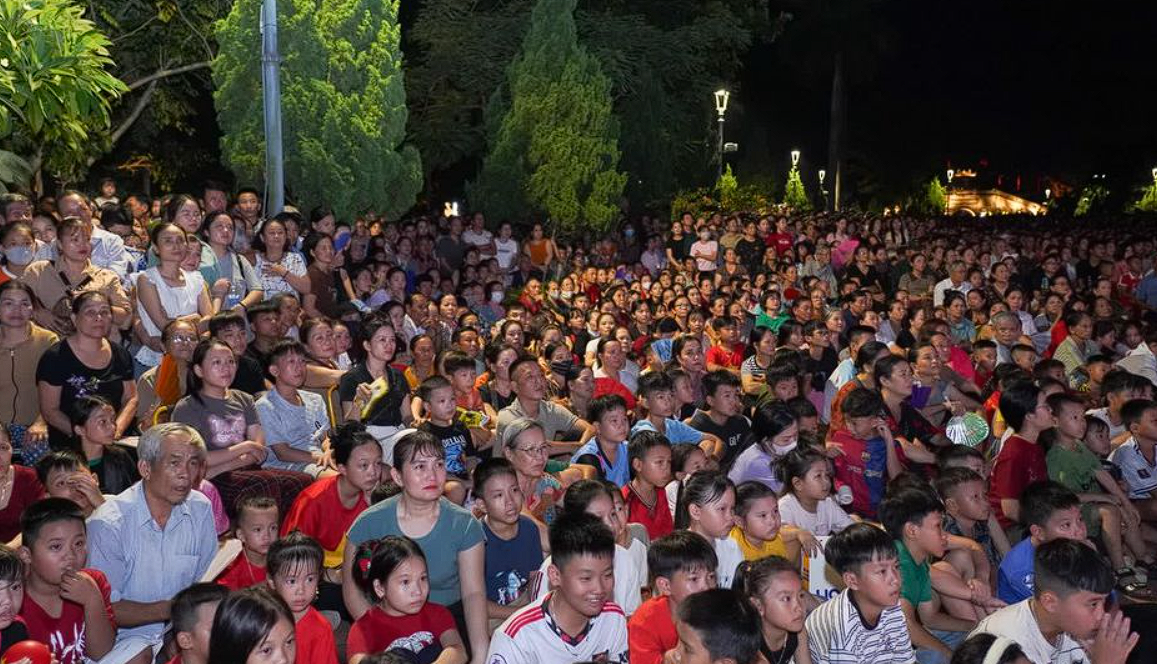 “Mưa đỏ” lan tỏa sức mạnh tri ân, đưa dòng người tìm về Thành Cổ Quảng Trị “Mưa đỏ” lan tỏa sức mạnh tri ân, đưa dòng người tìm về Thành Cổ Quảng Trị
