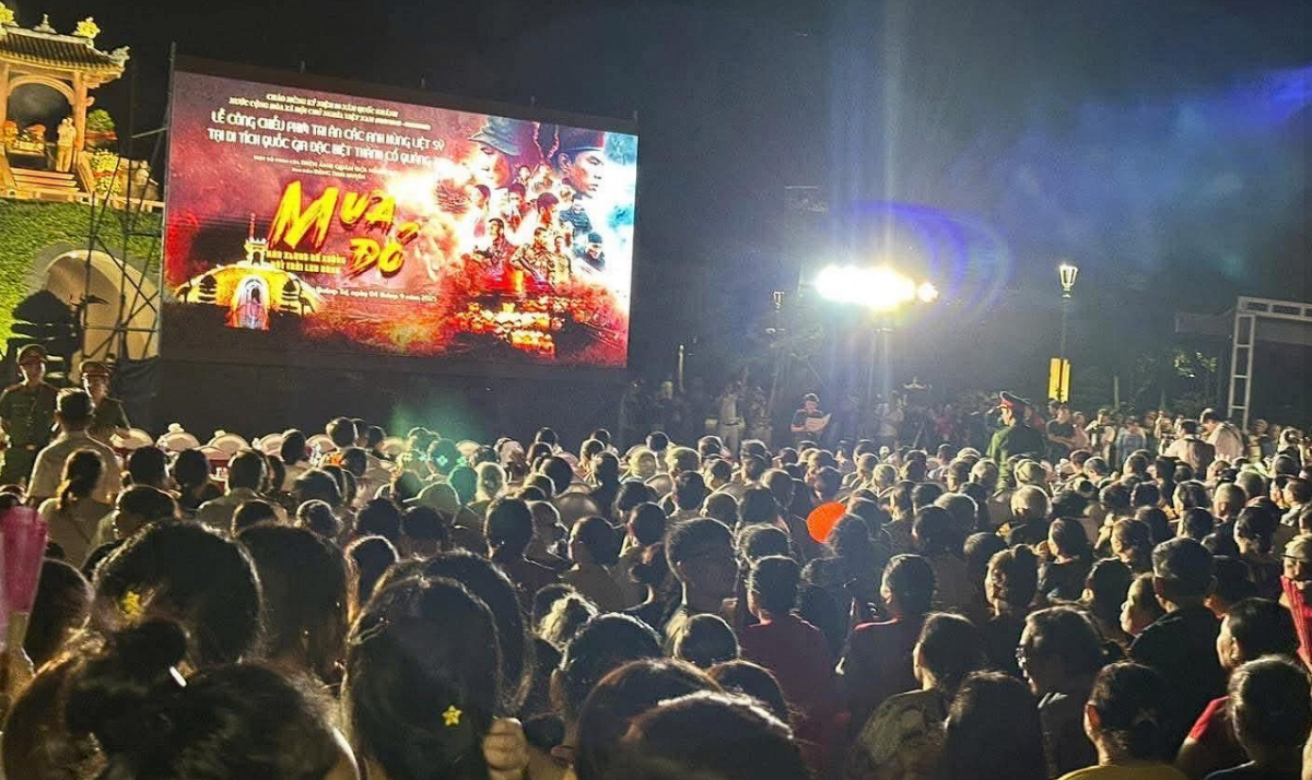 “Mưa đỏ” lan tỏa sức mạnh tri ân, đưa dòng người tìm về Thành Cổ Quảng Trị “Mưa đỏ” lan tỏa sức mạnh tri ân, đưa dòng người tìm về Thành Cổ Quảng Trị