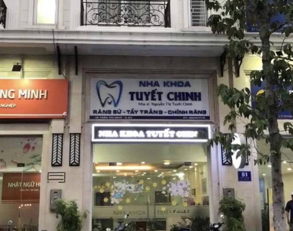 Phòng khám nha khoa Tuyết Chinh bị tạm đình chỉ hoạt động.
