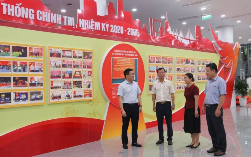 Kiểm tra tại Trung tâm Hội nghị và Triển lãm tỉnh nơi diễn ra các phiên làm việc chính thức của Đại hội Kiểm tra tại Trung tâm Hội nghị và Triển lãm tỉnh nơi diễn ra các phiên làm việc chính thức của Đại hội