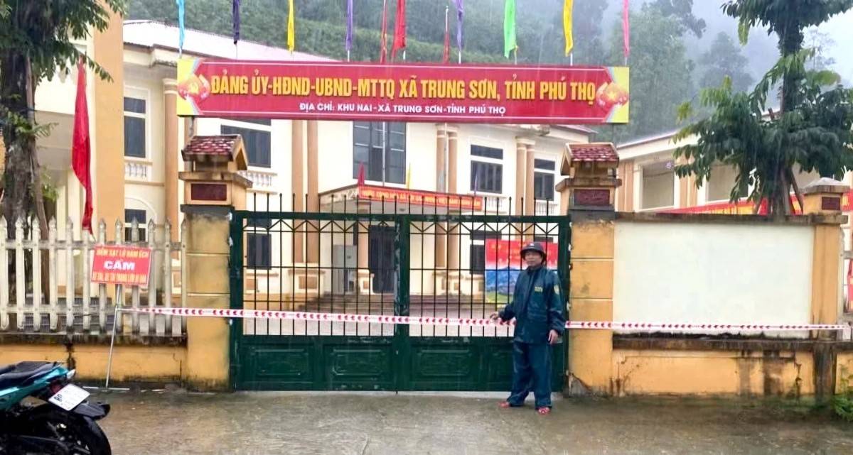 Phú Thọ công bố tình huống khẩn cấp sạt lở tại xã Trung Sơn Phú Thọ công bố tình huống khẩn cấp sạt lở tại xã Trung Sơn