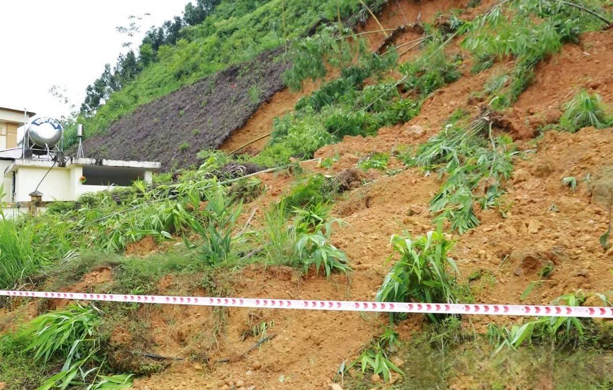 Phú Thọ công bố tình huống khẩn cấp sạt lở tại xã Trung Sơn