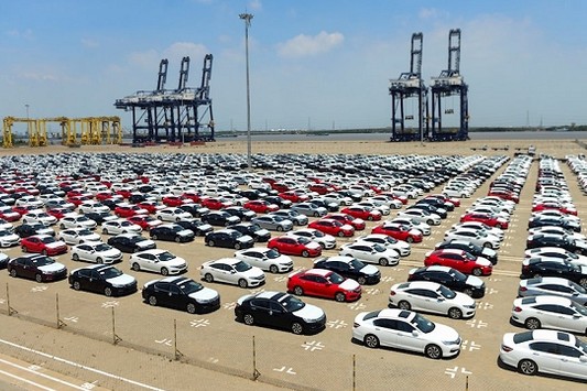 Sản xuất ô tô trong nước bứt phá 60%, nhập khẩu tăng mạnh sau 8 tháng 2025