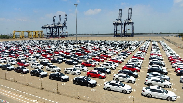 Sản xuất ô tô trong nước bứt phá 60%, nhập khẩu tăng mạnh sau 8 tháng 2025 Sản xuất ô tô trong nước bứt phá 60%, nhập khẩu tăng mạnh sau 8 tháng 2025