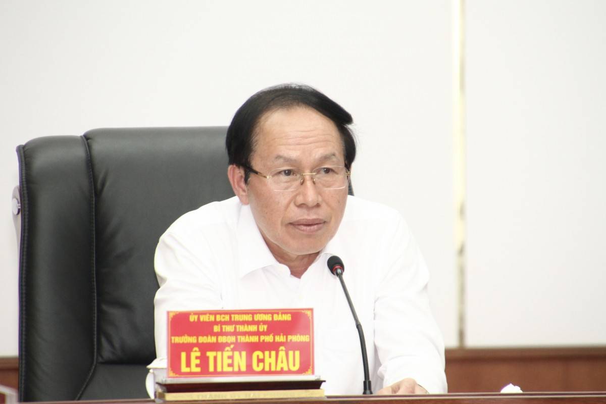 Đồng chí Lê Tiến Châu, Ủy viên Trung ương Đảng, Bí thư Thành ủy, Trưởng Đoàn đại biểu Quốc hội thành phố Hải Phòng phát biểu