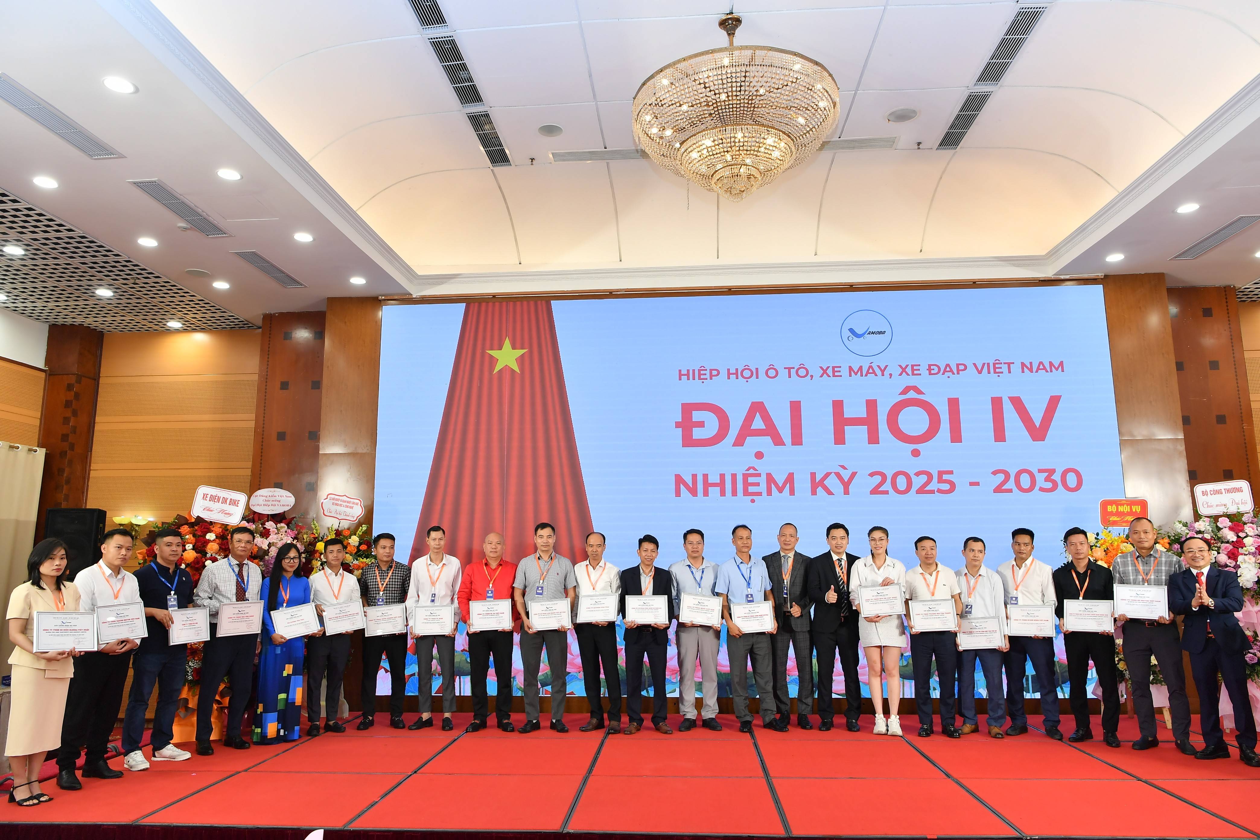 Đại hội VAMOBA IV: Khát vọng vươn xa cùng đất nước, thúc đẩy ngành xe Việt Nam phát triển bền vững Đại hội VAMOBA IV: Khát vọng vươn xa cùng đất nước, thúc đẩy ngành xe Việt Nam phát triển bền vững