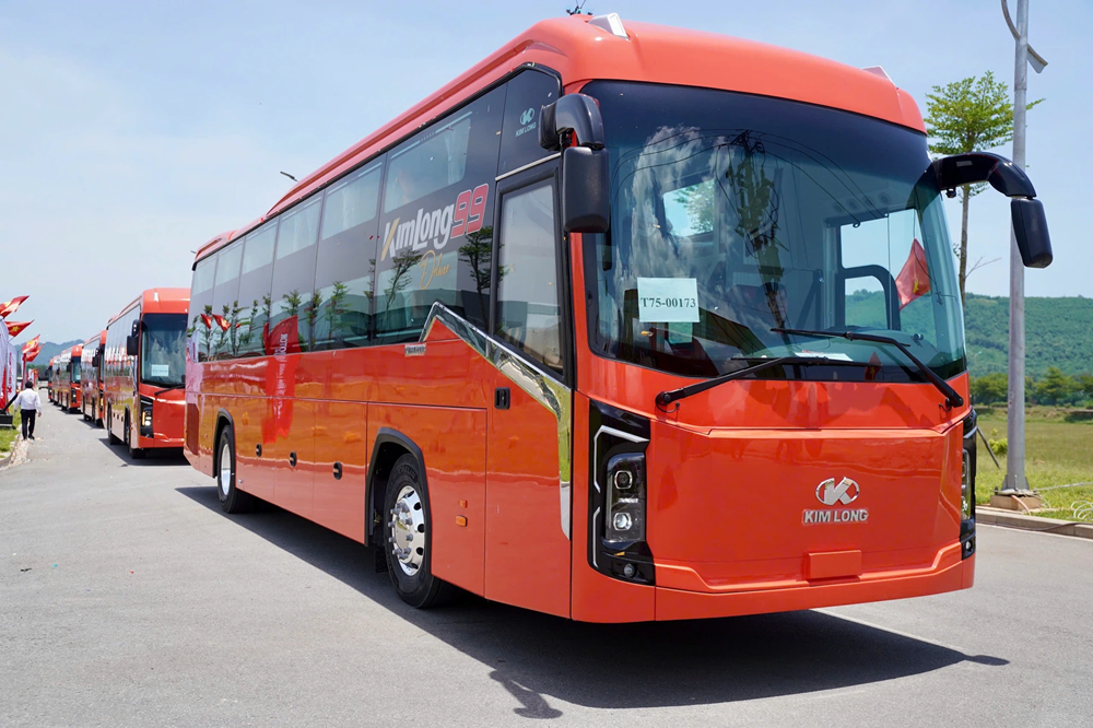 Ngành ô tô trong nước đang là động lực kết nối hạ tầng, giao thông, thị trường, góp phần thúc đẩy khoa học công nghệ, nâng cao sức cạnh tranh và hội nhập quốc tế. Ngành ô tô trong nước đang là động lực kết nối hạ tầng, giao thông, thị trường, góp phần thúc đẩy khoa học công nghệ, nâng cao sức cạnh tranh và hội nhập quốc tế.