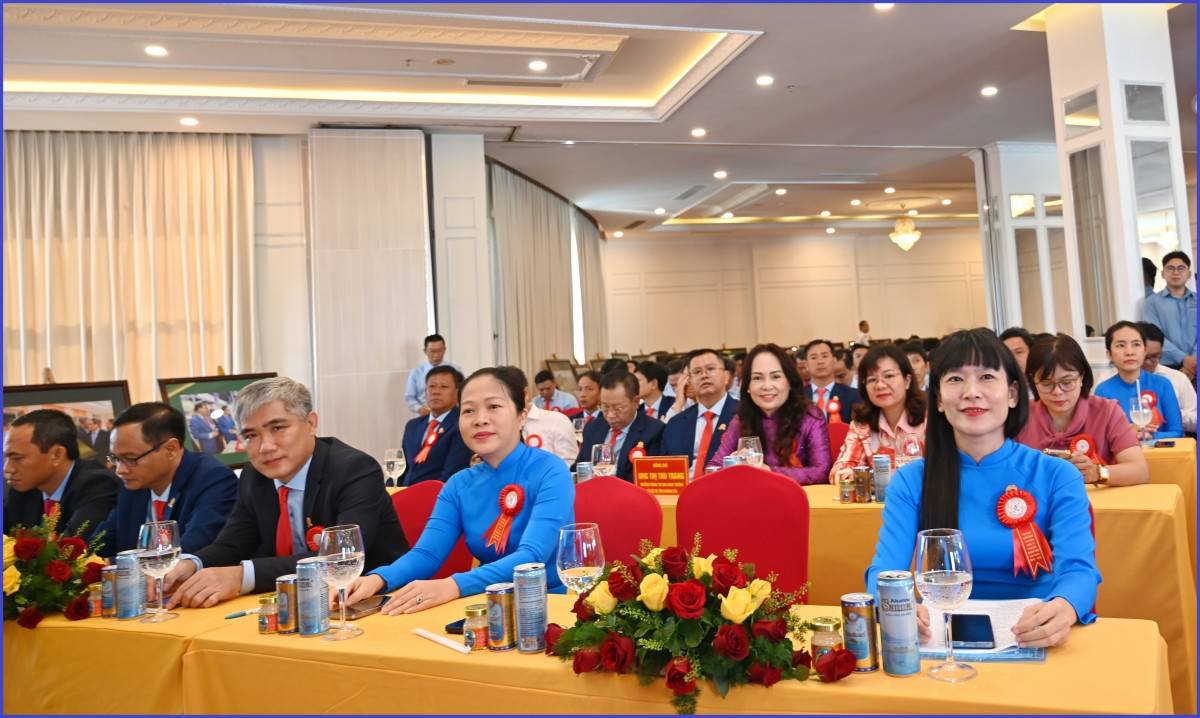 Công Ty Yến Sào Khánh Hòa  Doanh thu 5 năm đạt gần 13.000 tỷ đồng. 7 tháng đầu năm 2025, doanh thu hợp nhất đạt 2.240 tỷ đồng. Công Ty Yến Sào Khánh Hòa  Doanh thu 5 năm đạt gần 13.000 tỷ đồng. 7 tháng đầu năm 2025, doanh thu hợp nhất đạt 2.240 tỷ đồng.