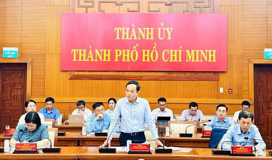 Quang cảnh buổi làm việc