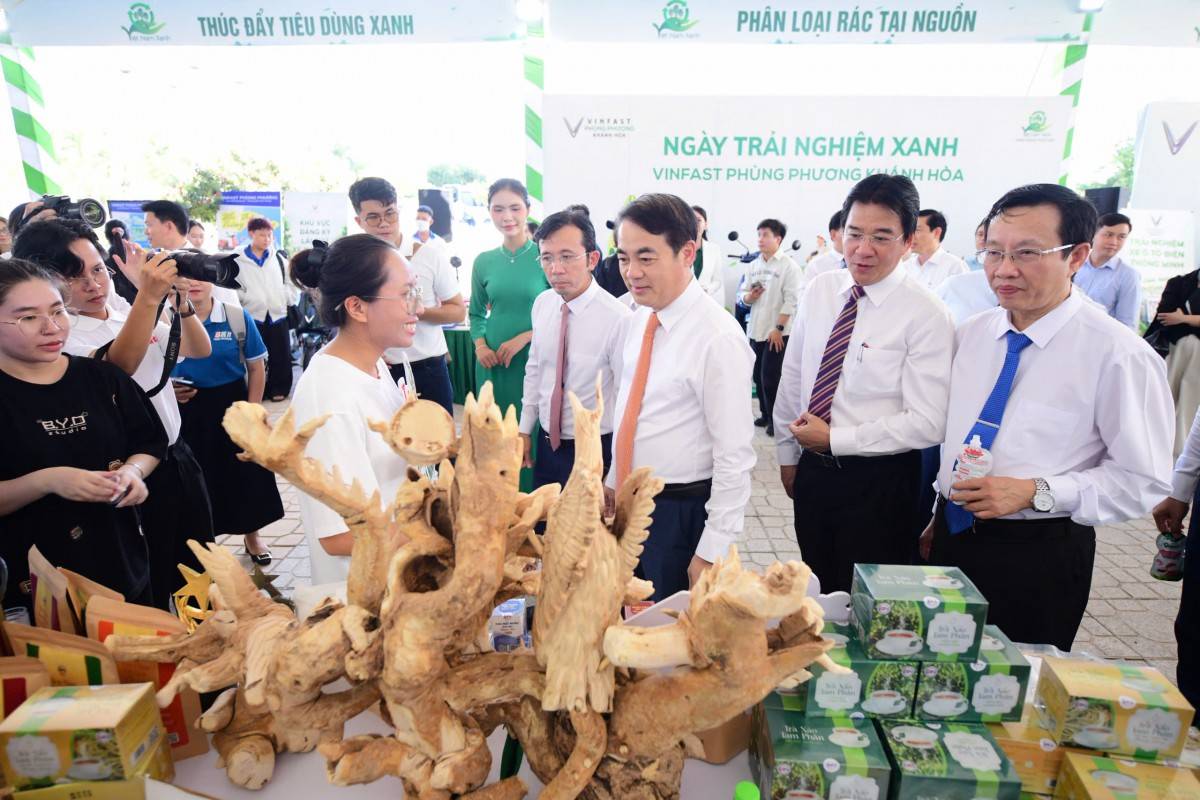 Khánh Hòa: Sôi động, hấp dẫn từ trải nghiệm xanh đến điểm đến xanh Khánh Hòa: Sôi động, hấp dẫn từ trải nghiệm xanh đến điểm đến xanh