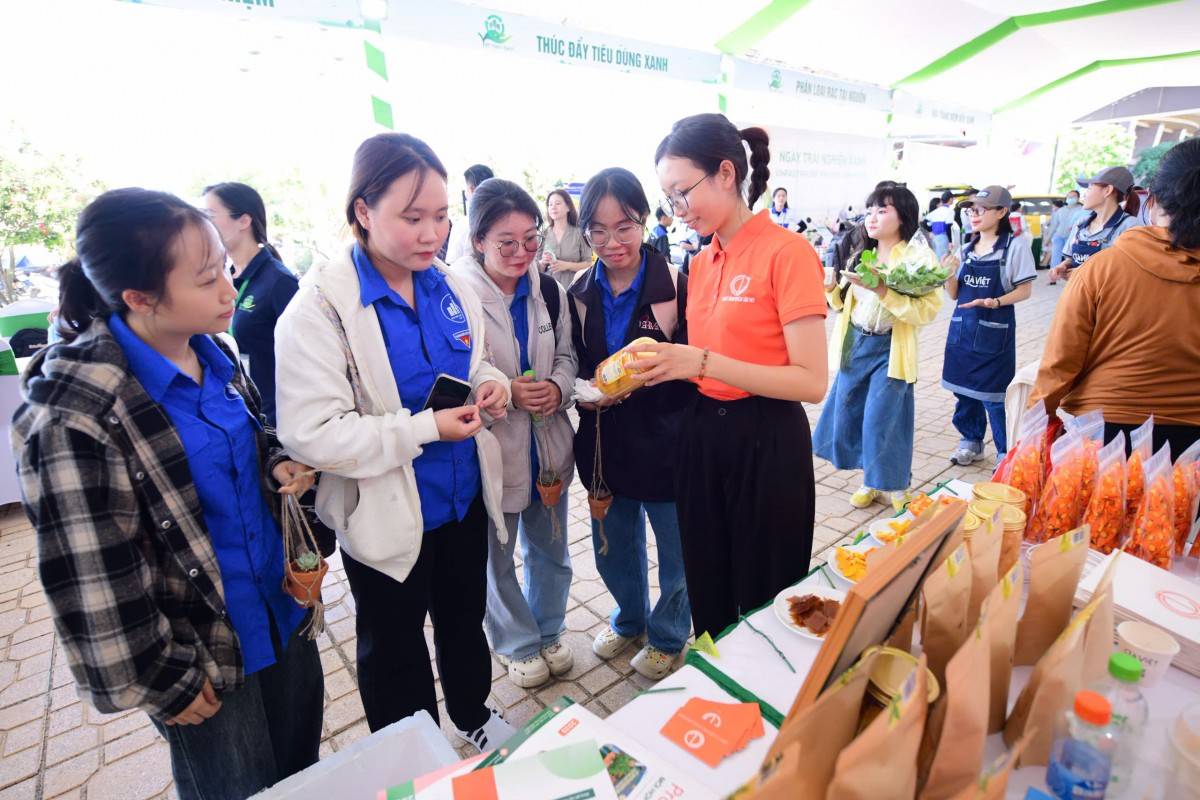 Khánh Hòa: Sôi động, hấp dẫn từ trải nghiệm xanh đến điểm đến xanh Khánh Hòa: Sôi động, hấp dẫn từ trải nghiệm xanh đến điểm đến xanh