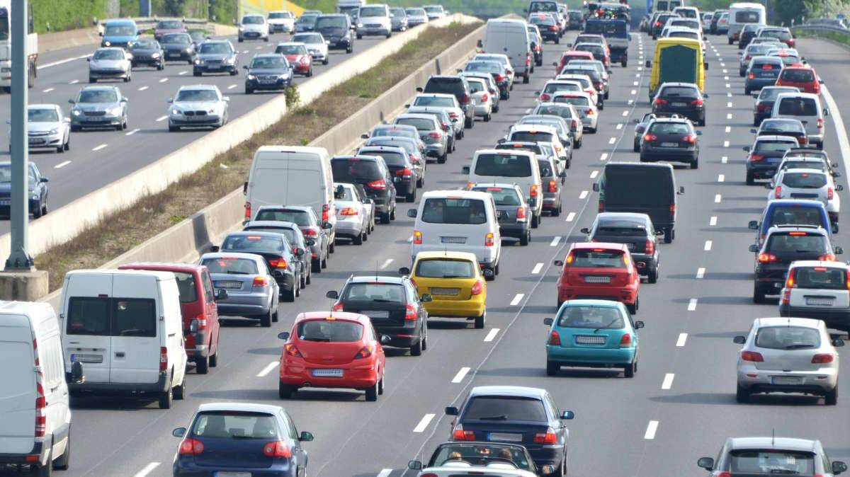 Siết khí thải ô tô: Bước đi cần thiết hướng tới giao thông xanh Siết khí thải ô tô: Bước đi cần thiết hướng tới giao thông xanh