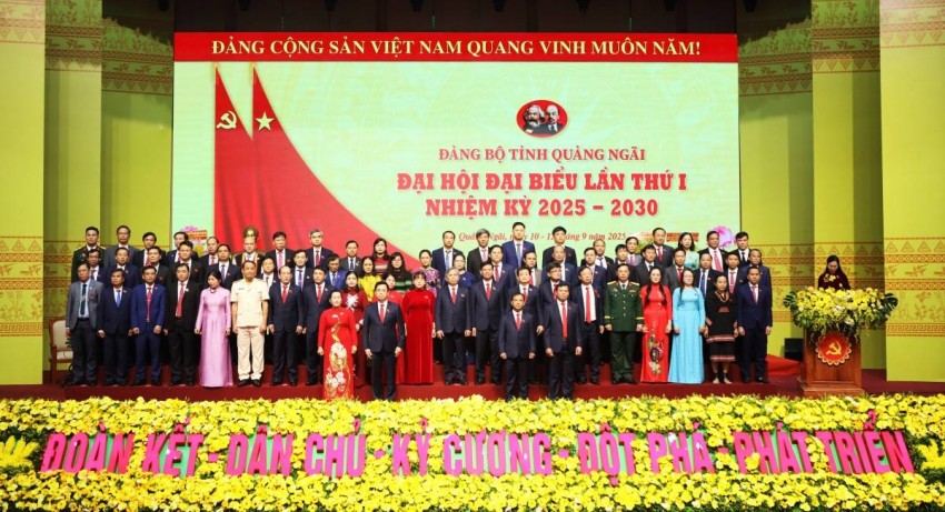 Ban Chấp hành Đảng bộ tỉnh Quảng Ngãi, nhiệm kỳ 2025 - 2030, ra mắt đại hội. Ban Chấp hành Đảng bộ tỉnh Quảng Ngãi, nhiệm kỳ 2025 - 2030, ra mắt đại hội.