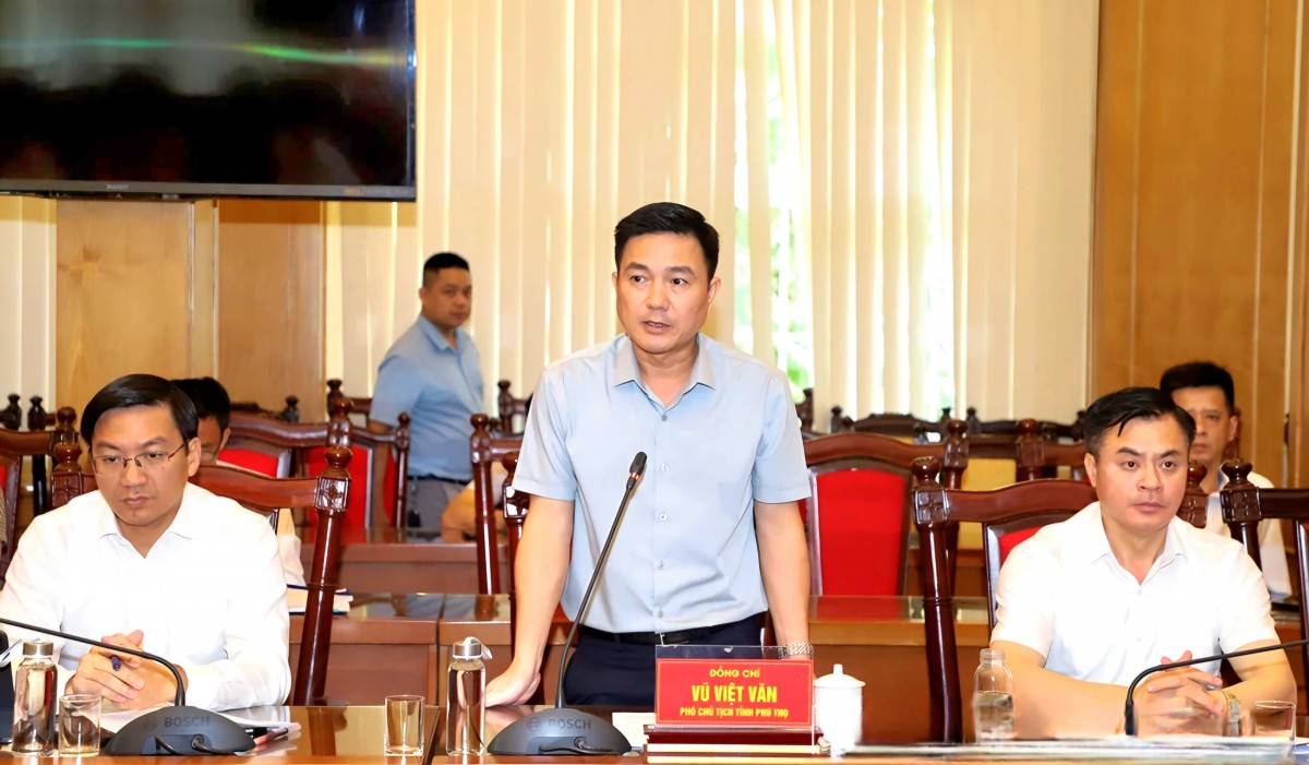 Thứ trưởng Bộ Xây dựng Nguyễn Văn Sinh: Phú Thọ cần đẩy nhanh các dự án nhà ở xã hội Thứ trưởng Bộ Xây dựng: Phú Thọ cần đẩy nhanh các dự án nhà ở xã hội