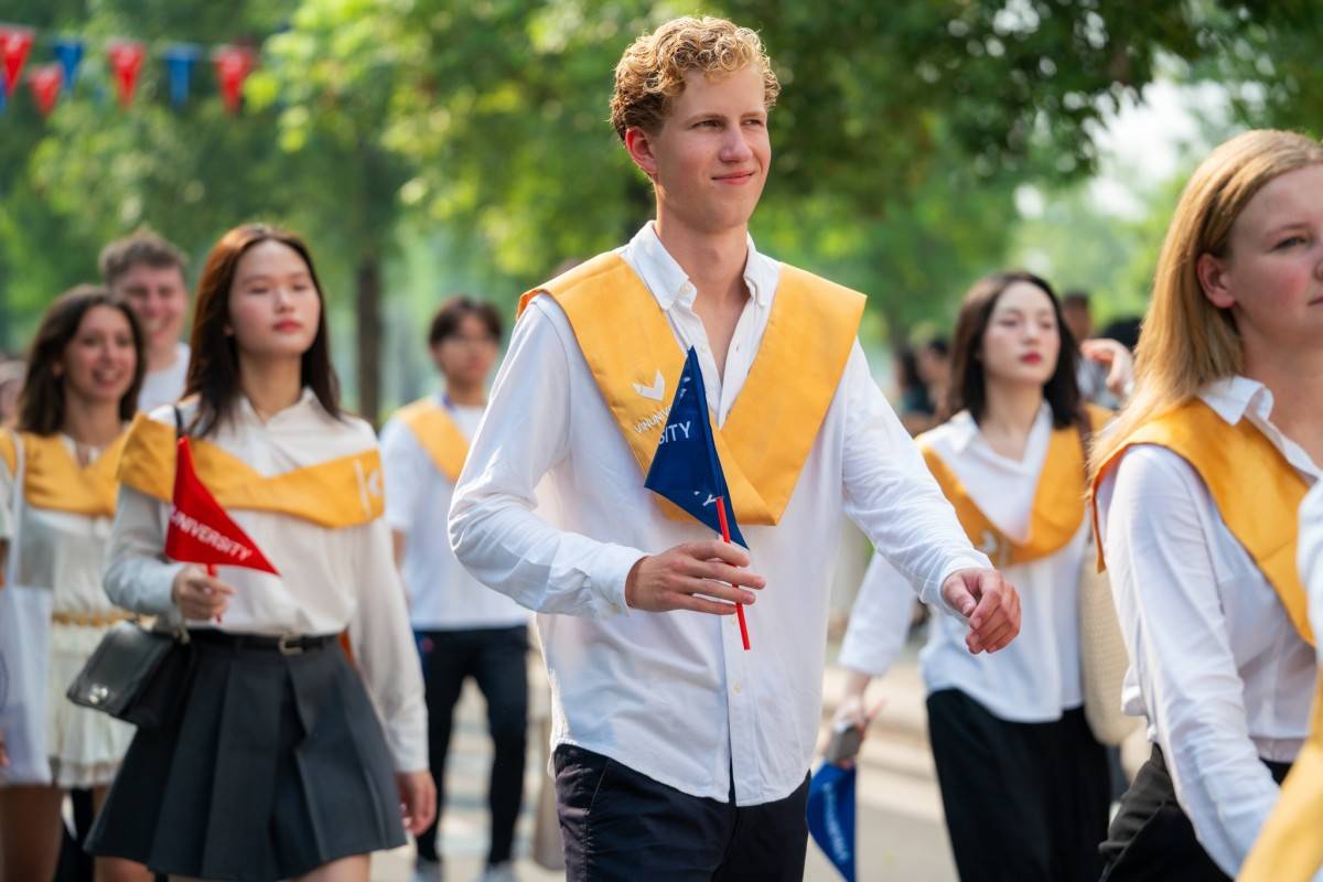 Các tân sinh viên của VinUni hân hoan trong ngày tựu trường đầu tiên Các tân sinh viên của VinUni hân hoan trong ngày tựu trường đầu tiên