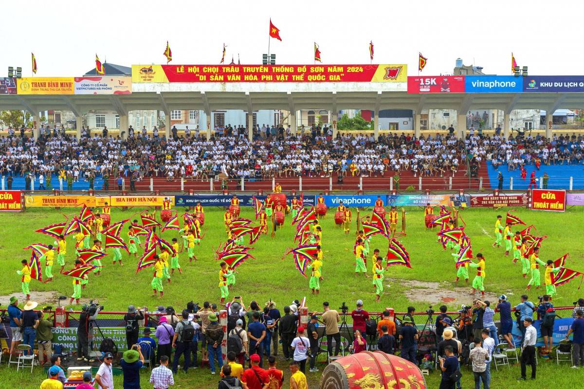 Sôi động chọi trâu Đồ Sơn 2025: 16 