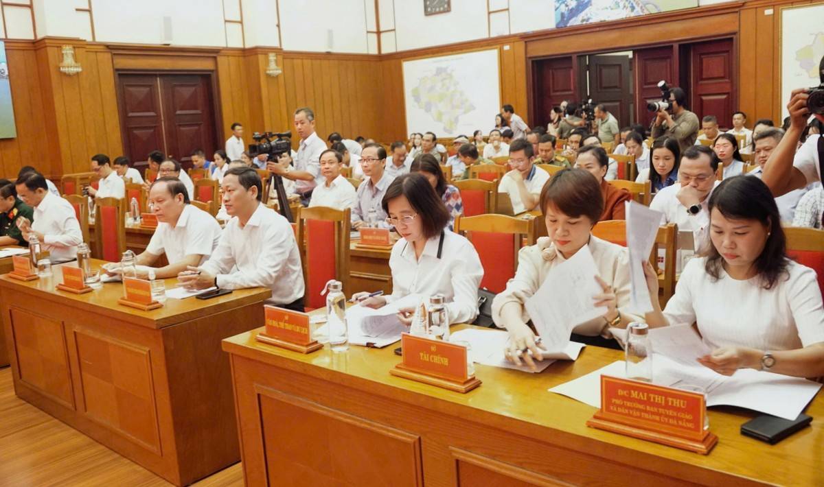 Quang cảnh họp báo trước thềm Đại hội.