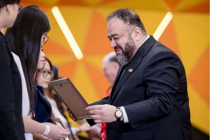 Vị Phó Giáo sư bỏ “xứ sở giàu nhất thế giới” sang Việt Nam bồi dưỡng tài năng công nghệ