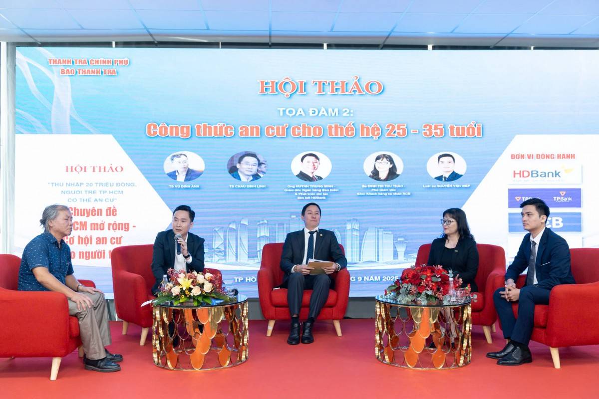 Các chuyên gia trong lĩnh vực quy hoạch và tài chính tại hội thảo.