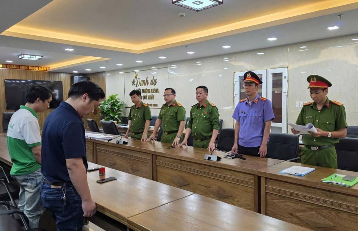 Đà Nẵng triệt phá đường dây “nước yến giả” tinh vi, thu gần 40.000 lọ tung ra thị trường Đà Nẵng triệt phá đường dây “nước yến giả” tinh vi, thu gần 40.000 lọ tung ra thị trường