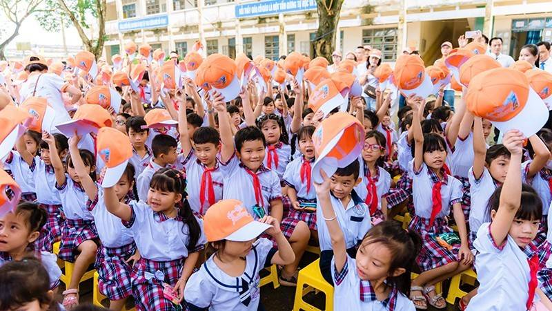 Doanh nghiệp Thành phố Hồ Chí Minh mang yêu thương đến học sinh vùng khó khăn Doanh nghiệp Thành phố Hồ Chí Minh mang yêu thương đến học sinh vùng khó khăn