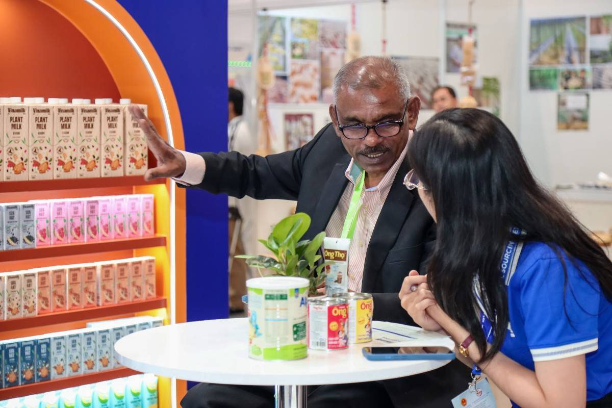  Các sản phẩm xanh, sản xuất theo tiêu chí thân thiện với môi trường của Vinamilk được nhiều người mua hàng (buyer) quốc tế quan tâm tại Triển lãm Vietnam International Sourcing 2025.
