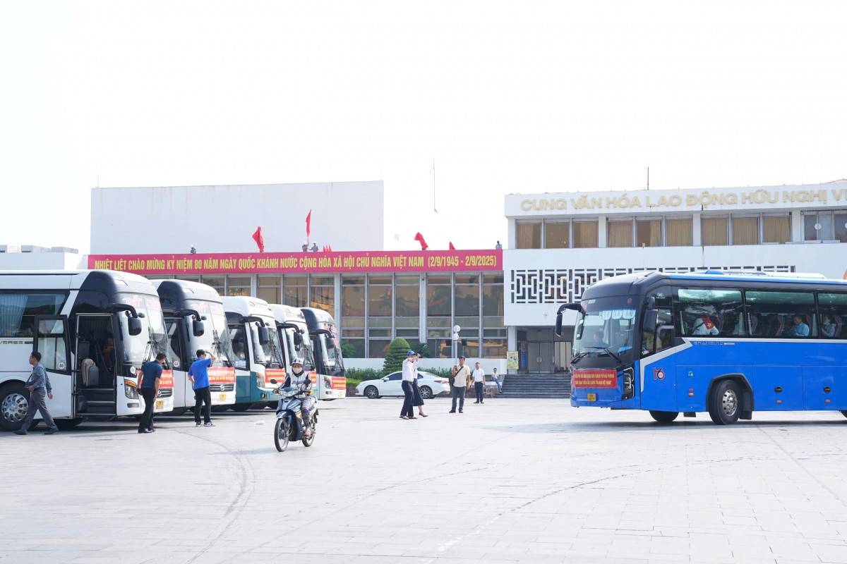 Hải Phòng tổ chức xe miễn phí đưa gần 10 nghìn người dân tham quan Triển lãm “80 năm Thành tựu Đất nước”