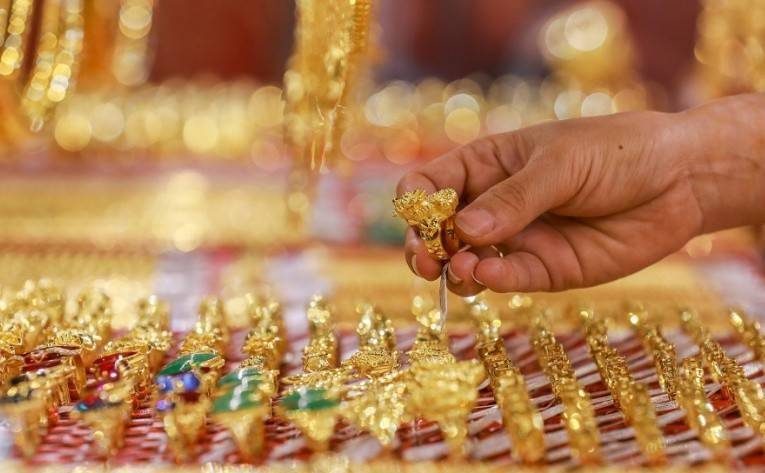 Mua bán vàng phải chịu thuế thu nhập cá nhân như thế nào?