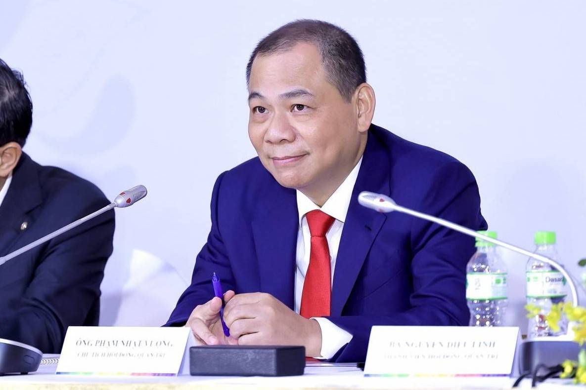 Cổ phiếu "họ" Vin gây địa chấn, VIC lăm le soán ngôi vốn hóa của Vietcombank