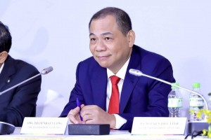 Cổ phiếu "họ" Vin gây địa chấn, VIC lăm le soán ngôi vốn hóa của Vietcombank