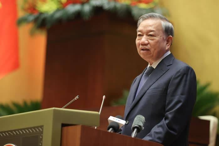 Tổng Bí thư Tô Lâm nhấn mạnh một số định hướng, nhiệm vụ và giải pháp trọng tâm của từng Nghị quyết. Ảnh: Nhật Bắc