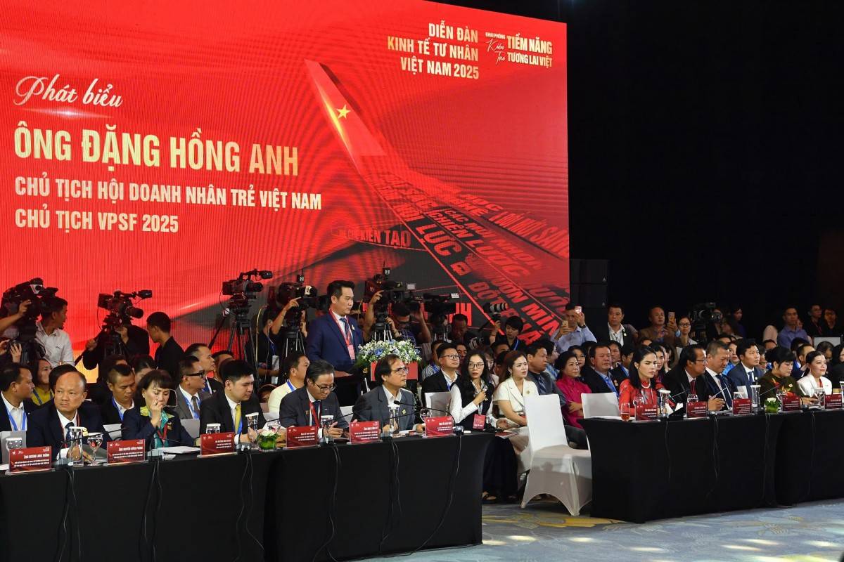 Thủ tướng Phạm Minh Chính tham dự Diễn đàn Kinh tế tư nhân Việt Nam 2025