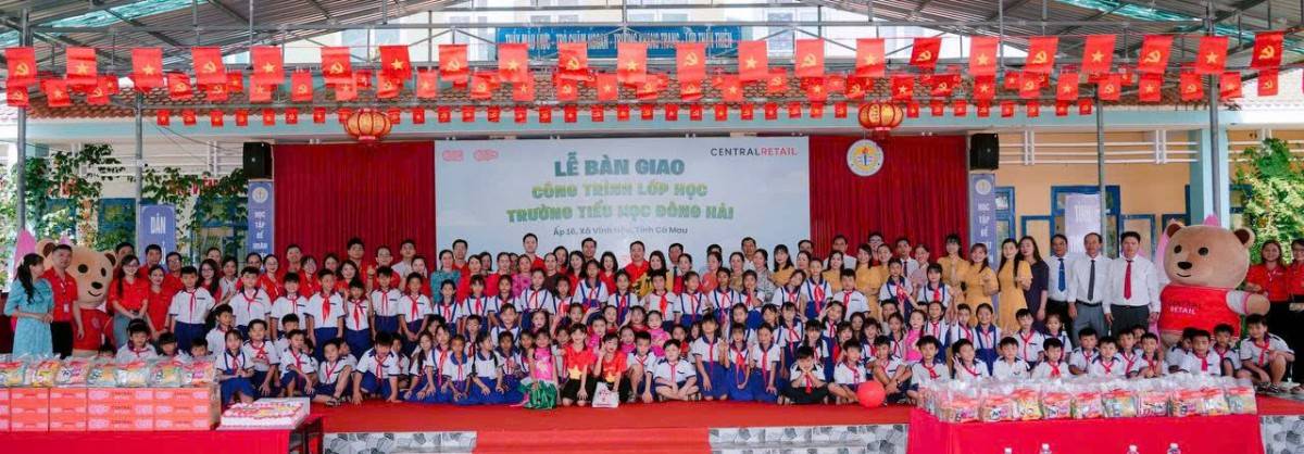 Central Retail Việt Nam bàn giao công trình lớp học trị giá gần 2,3 tỷ đồng cho Trường Tiểu học Đông Hải tại tỉnh Cà Mau