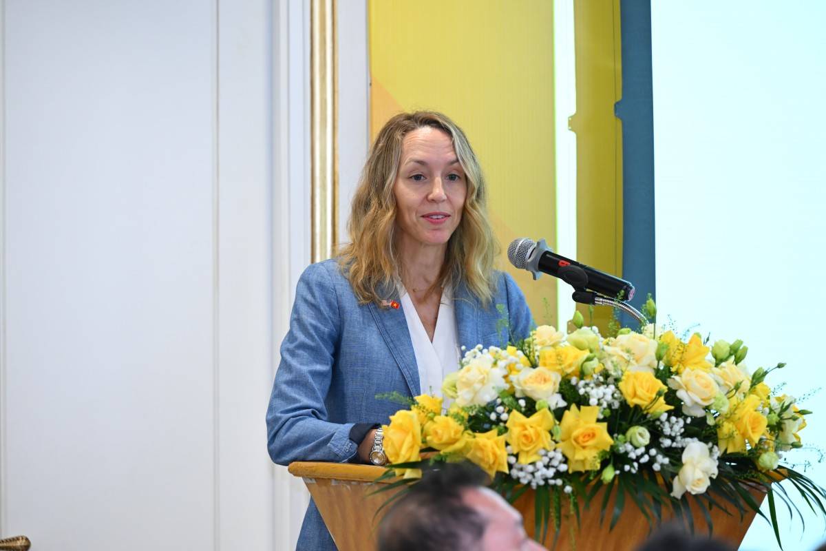 Phó Đại sứ Hoa Kỳ tại Việt Nam Courtney Beale phát biểu tại Tọa đàm.