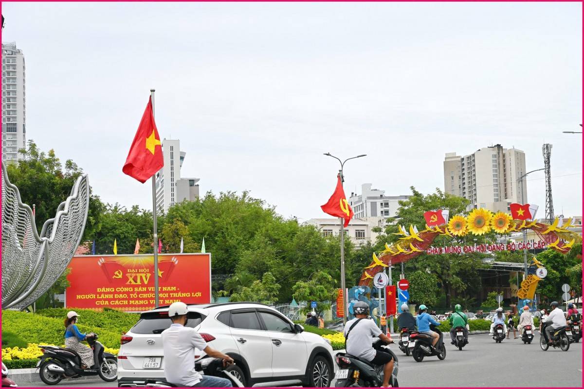 Khánh Hòa: Cờ Đảng, cờ Tổ quốc tung bay rực rỡ chào đón Đại hội Đảng
