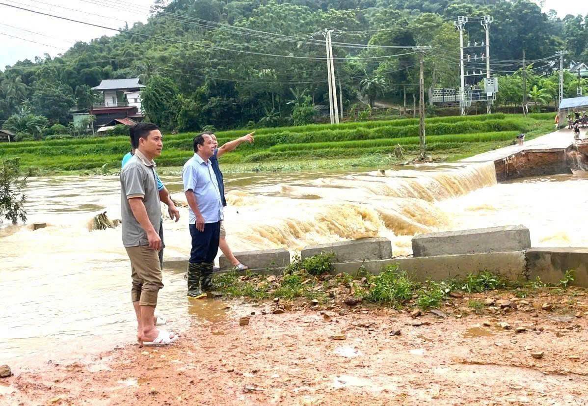 Thanh Hóa: Công bố tình huống khẩn cấp thiên tai sạt lở tại đường tràn thôn Mật Thành, xã Quý Lương