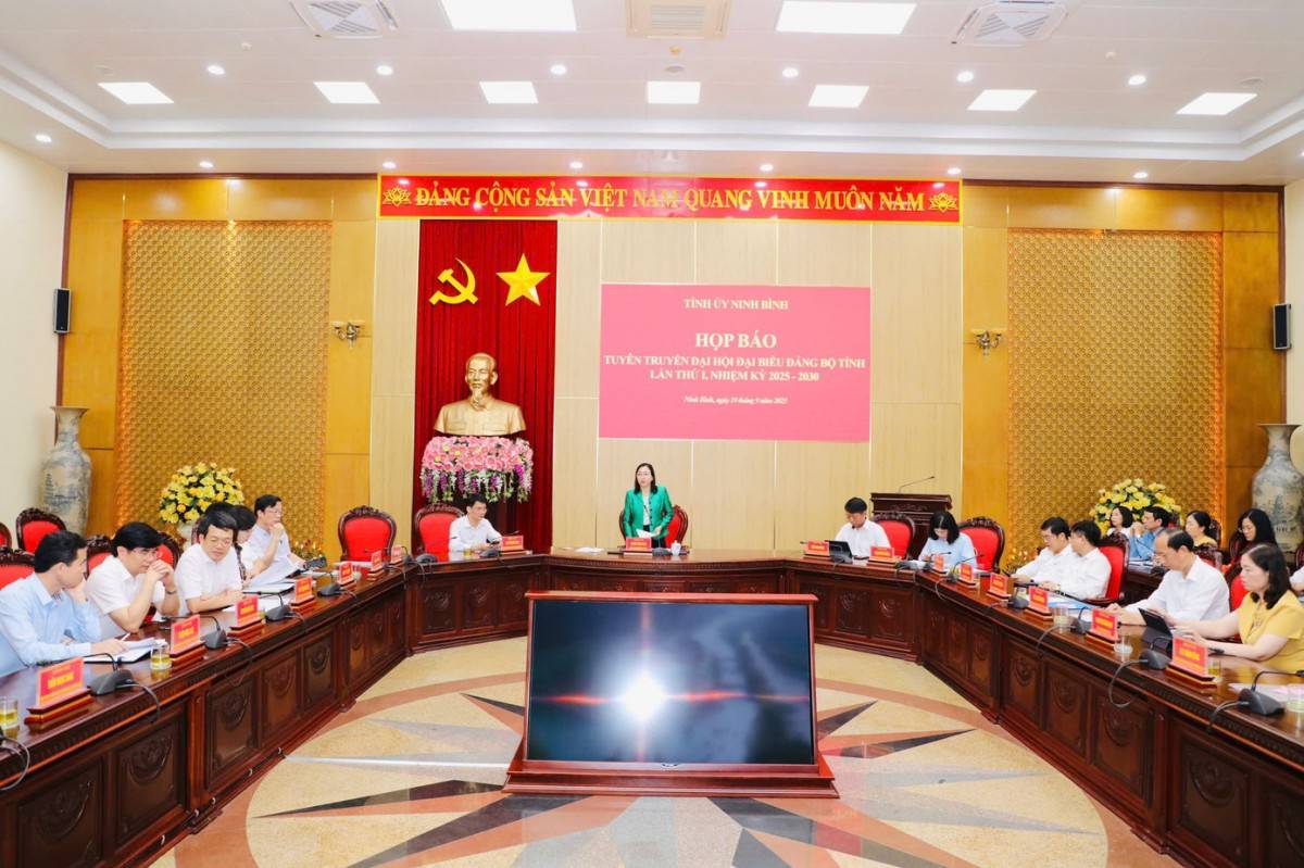 Toàn cảnh buổi họp báo