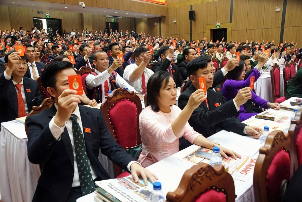 Đại hội đã biểu quyết 100% thông qua Nghị quyết Đại hội Đảng bộ thành phố nhiệm kỳ 2025 – 2030, thể hiện sự đồng thuận và quyết tâm chính trị rất cao