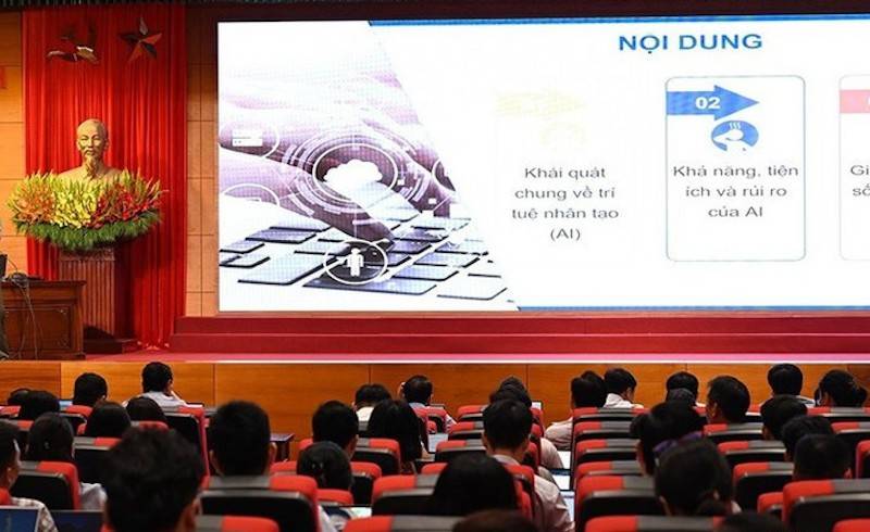 Hà Tĩnh tổ chức tập huấn nâng cao năng lực cho đội ngũ cán bộ, công chức về ứng dụng công nghệ thông tin, chuyển đổi số.